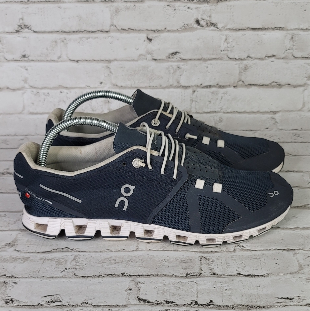On Cloud Mens Running Sneakers Size 9